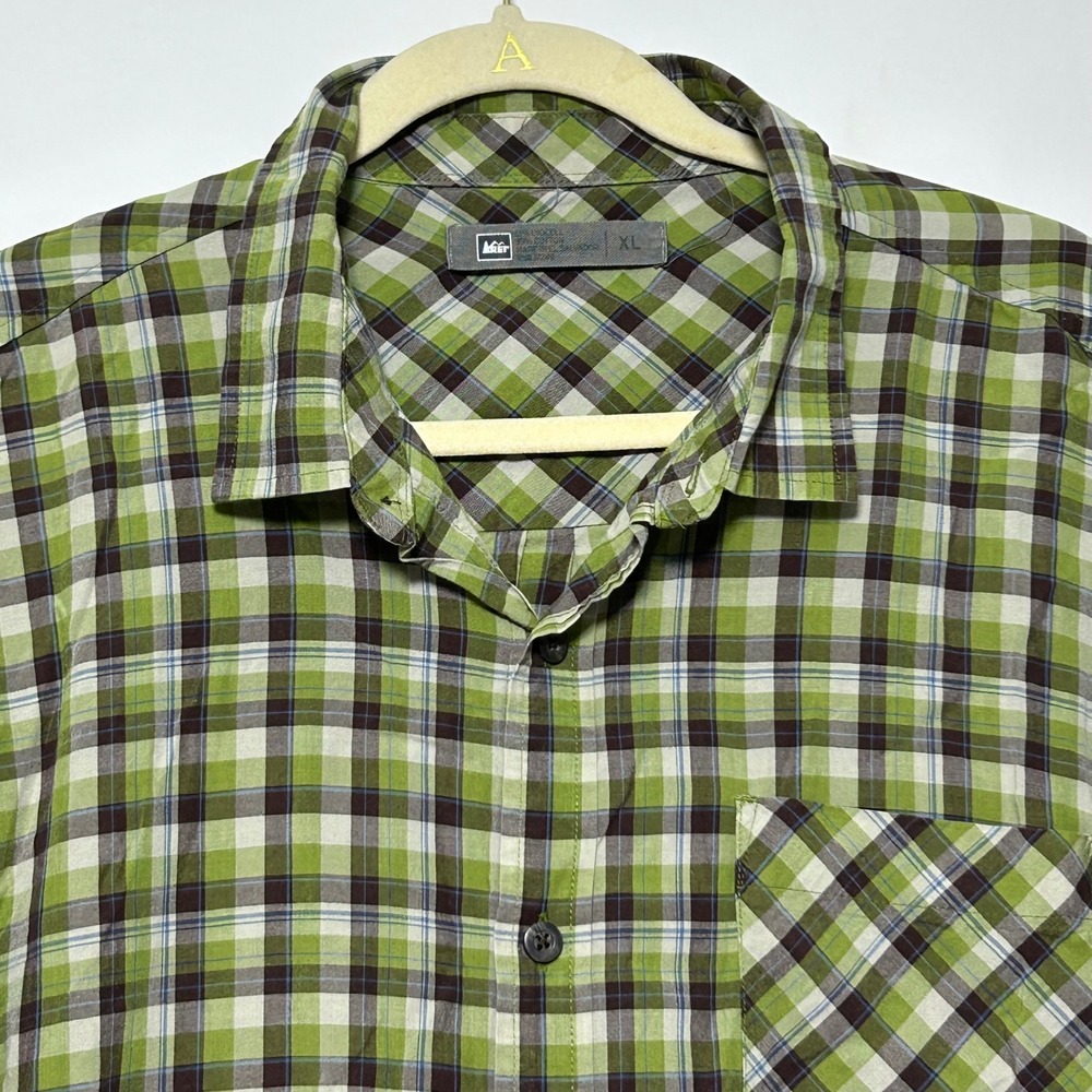 REI Plaid Button Down Shirt Men XL Green Brown Organic Cotton Long Sleeve Pocket